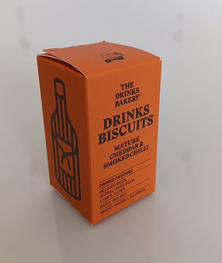 Picture of MATURE CHEDDAR CHILLI & ALMOND DRINKS BISCUITS 36G